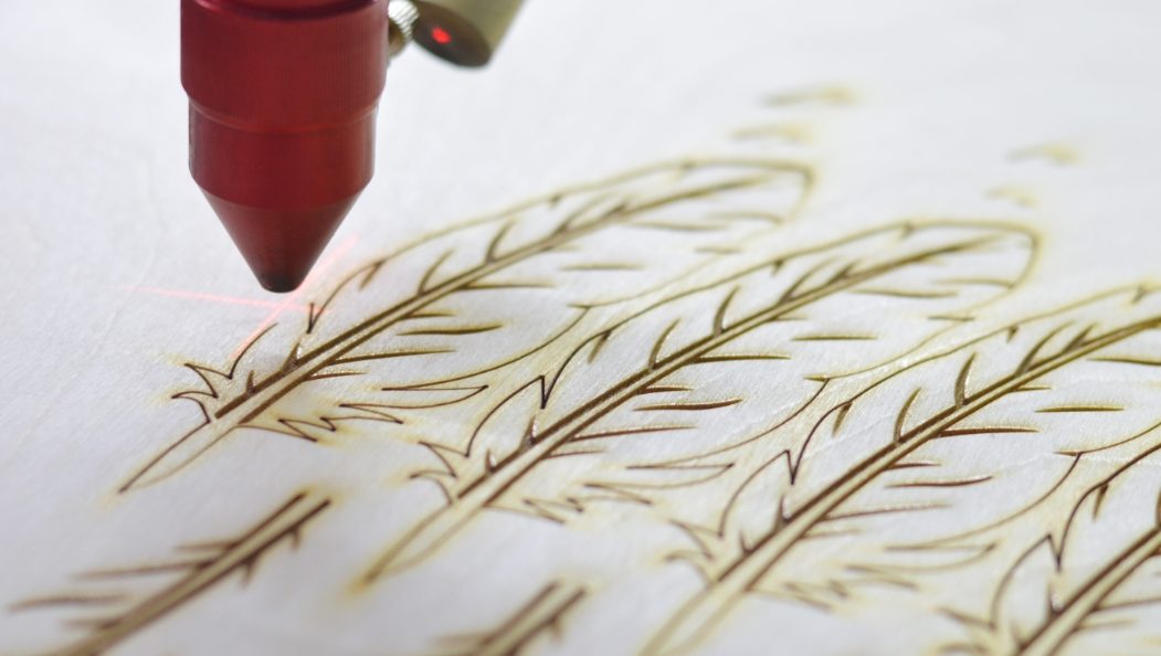 La FOVAM fait de la gravure.